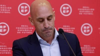 Luis Rubiales dimite como presidente de la RFEF