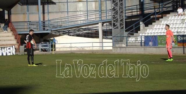 El C.F. Talavera cumple y saca los tres puntos ante el Azuqueca (2-1)