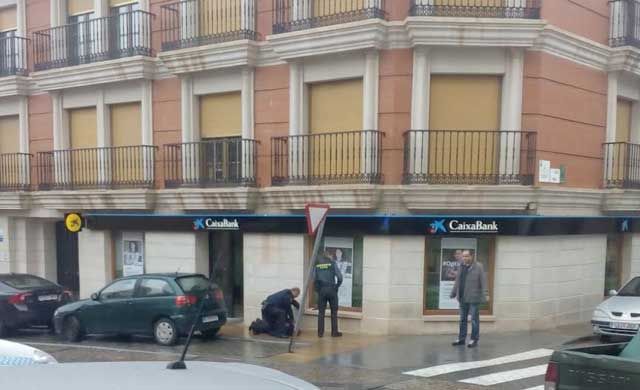 Muere de un disparo el director de una sucursal bancaria en La Solana
 