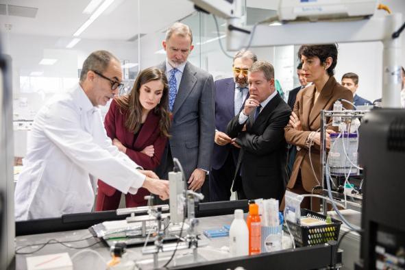 Así ha sido la visita de los Reyes de España al Hospital Nacional de Parapléjicos