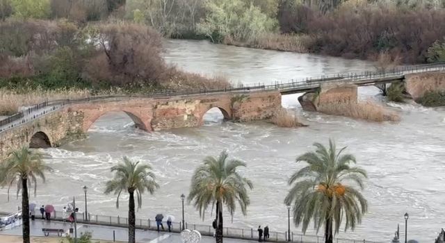 El Tajo sigue en alerta en Talavera: el caudal sube, pero la situación se mantiene estable