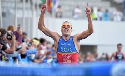 El talaverano Alarza lucha por el pódium en el Mundial de Triatlón