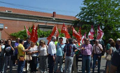 Un centenar de personas se manifiestan en Talavera para exigir la modernización del tren