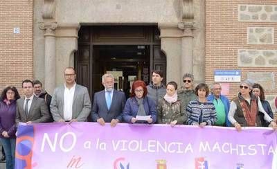 El Ayuntamiento se concentra de nuevo contra la violencia de género