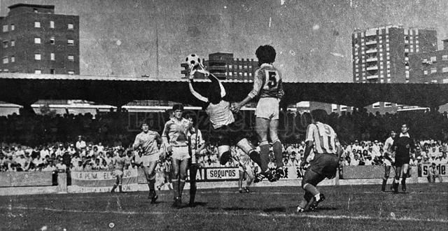 LA VOZ DEL RECUERDO (III) | Vaya imagen en El Prado, Talavera CF-Valladolid de 1982