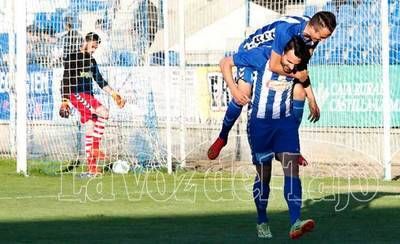 El C.F. Talavera da un golpe en la mesa, arrasa al Quintanar del Rey y mantiene el liderato (4-2)