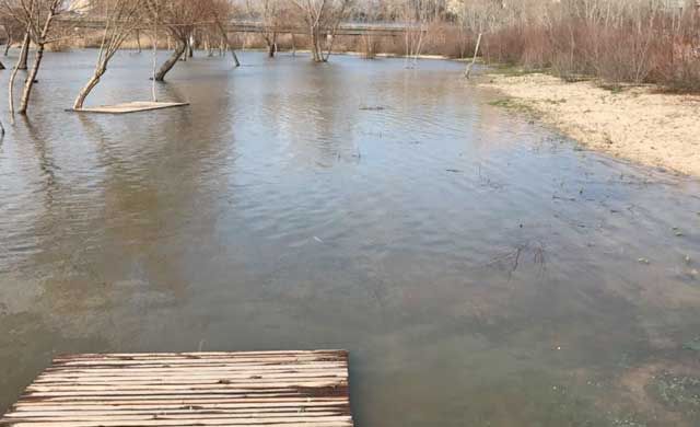 La 'playa de Talavera' vuelve a inundarse por segunda vez en 9 meses