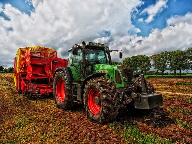 Herido un trabajador tras ser atropellado por un tractor