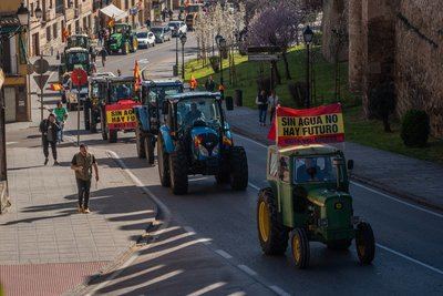 Protesta masiva en Toledo: Los agricultores exigen democracia