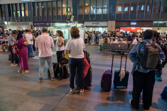 Caos por la cancelación de trenes: los afectados podrán reclamar el precio del billete, el alojamiento o comida