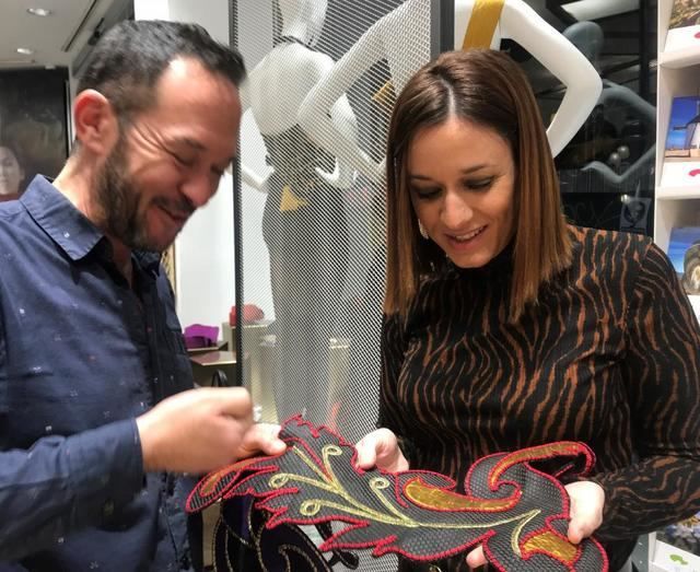 El Gobierno regional promociona el arte del diseño de moda de la mano de Ulises Mérida