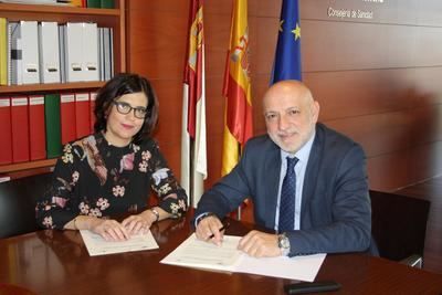 El Gobierno regional y la UNED suscriben un convenio de cooperación educativa en centros sanitarios