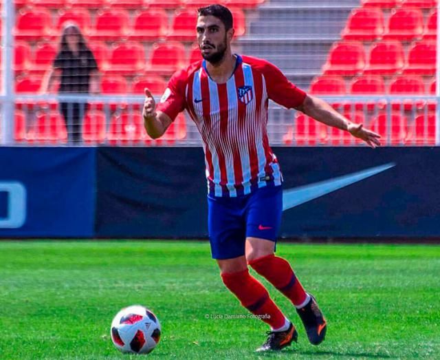 El central zurdo con la camiseta del Atleti B