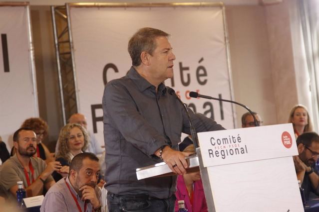 García-Page ve la ponencia de PSOE en el Congreso 'infinitamente mejor' que la de hace meses