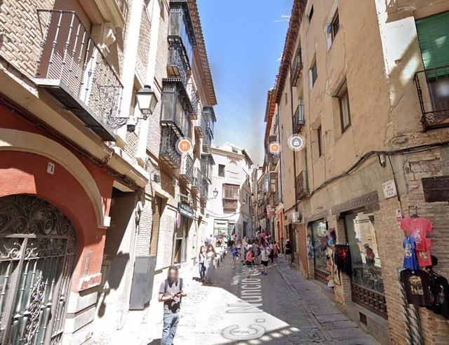 Un incendio en un edificio del Casco de Toledo obliga a evacuar a todos los vecinos de urgencia