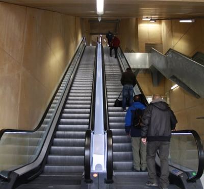 El Ayuntamiento arreglará de manera subsidiaria las escaleras mecánicas del Miradero y el ascensor