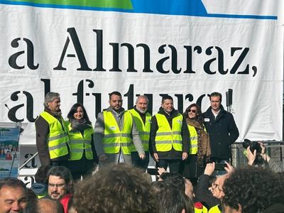 Unas 7.000 personas se manifiestan hasta las puertas de la Central Nuclear de Almaraz para reclamar su continuidad