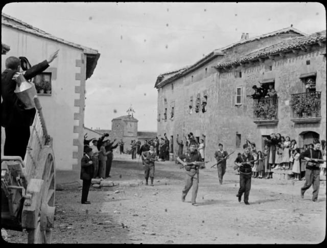 Una nueva filmación permite identificar a una de las participantes en el asedio del Alcázar