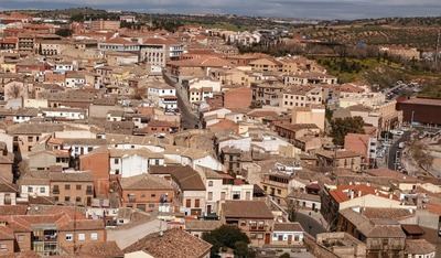 La alcaldesa de Carranque cesa de sus funciones a los concejales de Vox