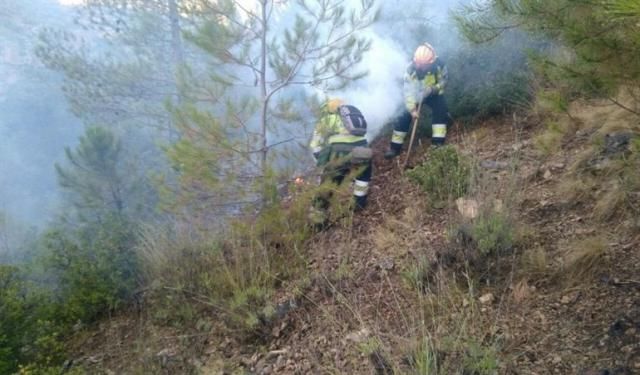 Los vecinos de cuatro de las pedanías evacuadas por el fuego de Yeste pueden regresar a sus casas