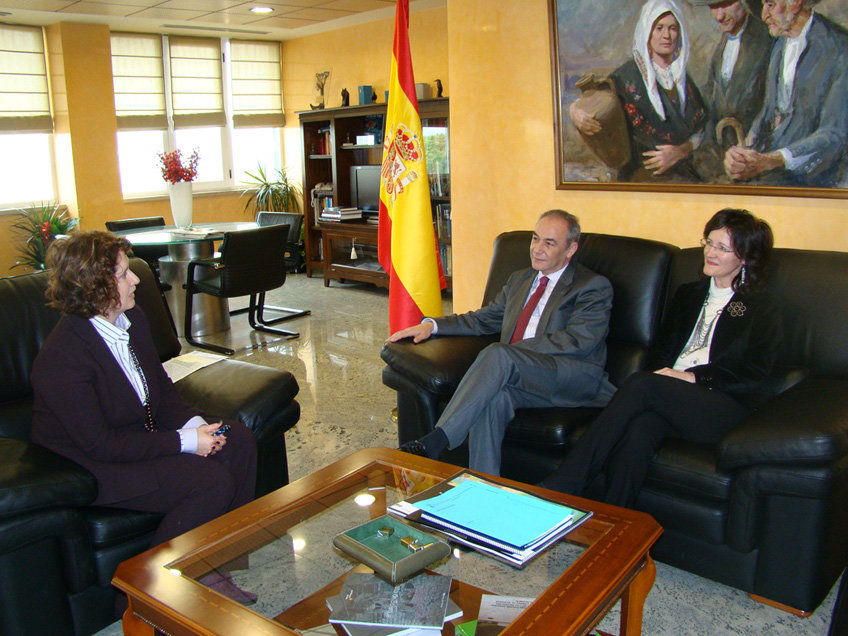 Rivas y Bello durante su encuentro con Gómez en Madrid. (Foto: LVDT)